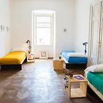 Controvento Hostal