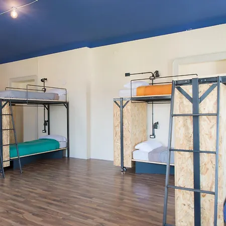Hostel Controvento Τεργέστη