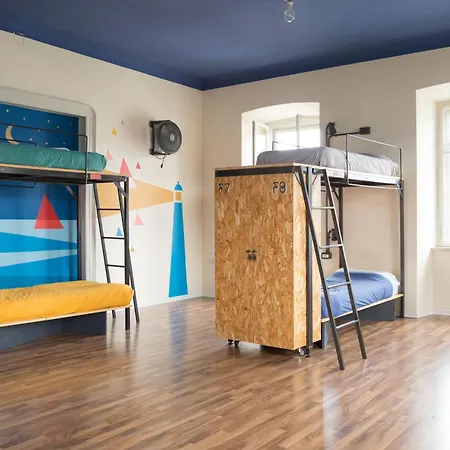 Hostel Controvento Τεργέστη