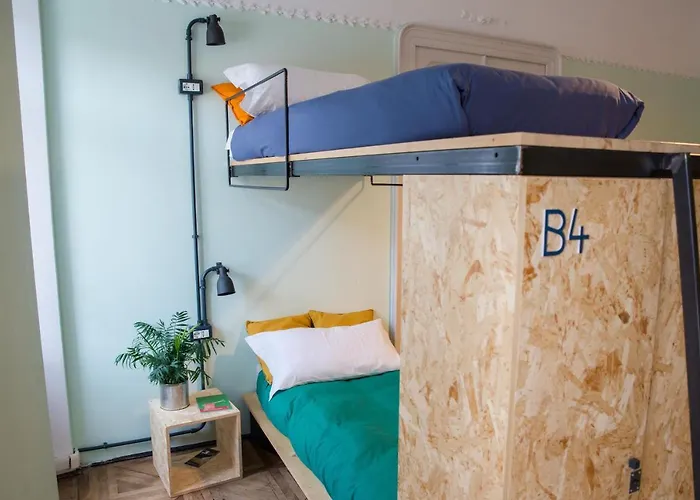 Controvento אכסניה *